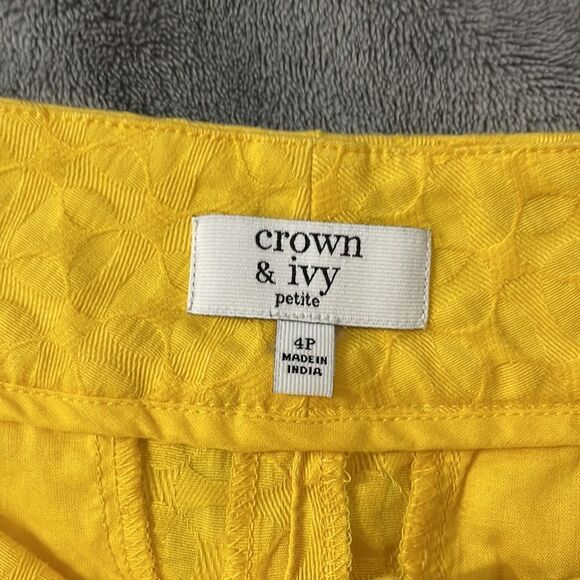 Crown & Ivy shorts  - Picture 4 of 4